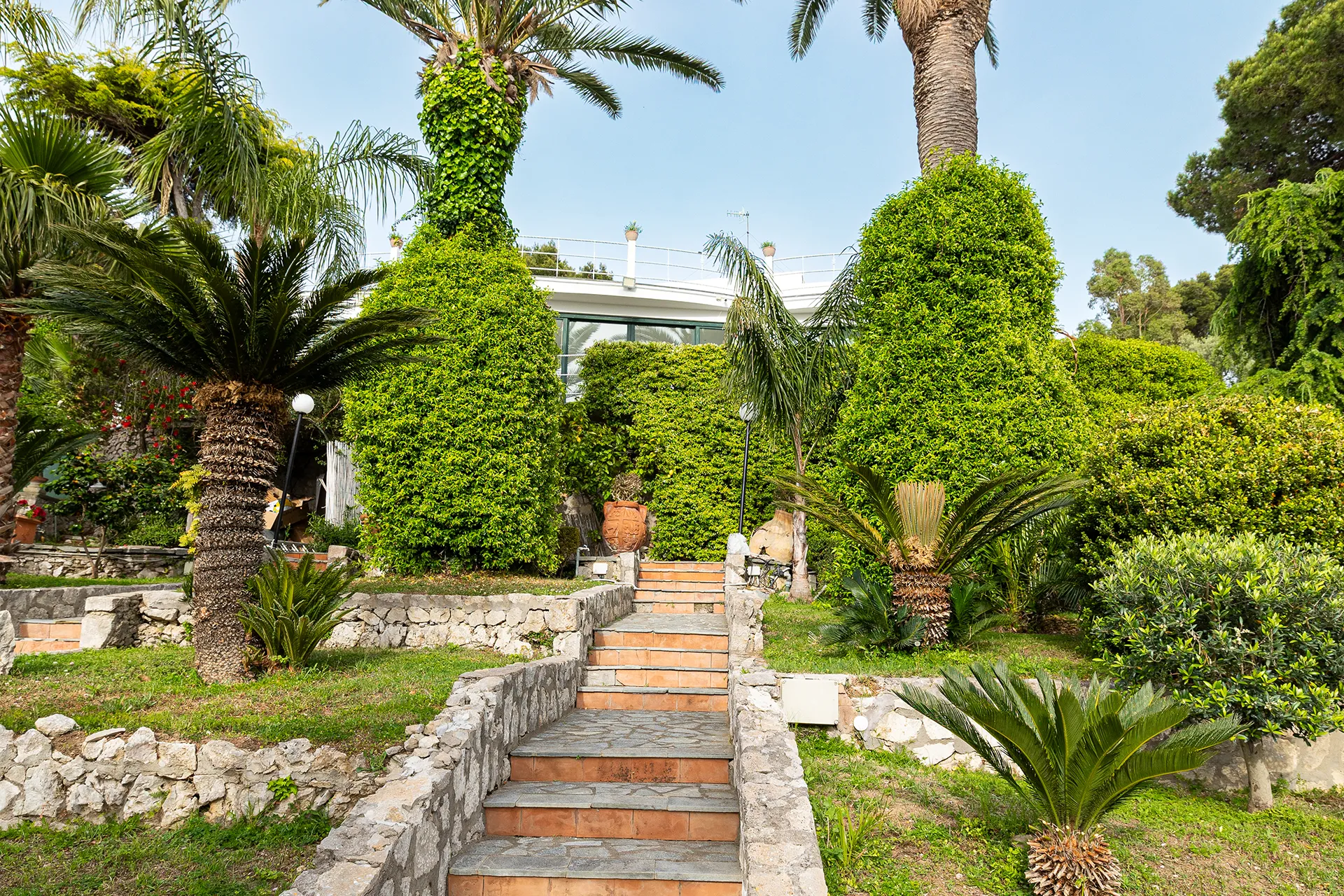 capri-ville-eden-img2